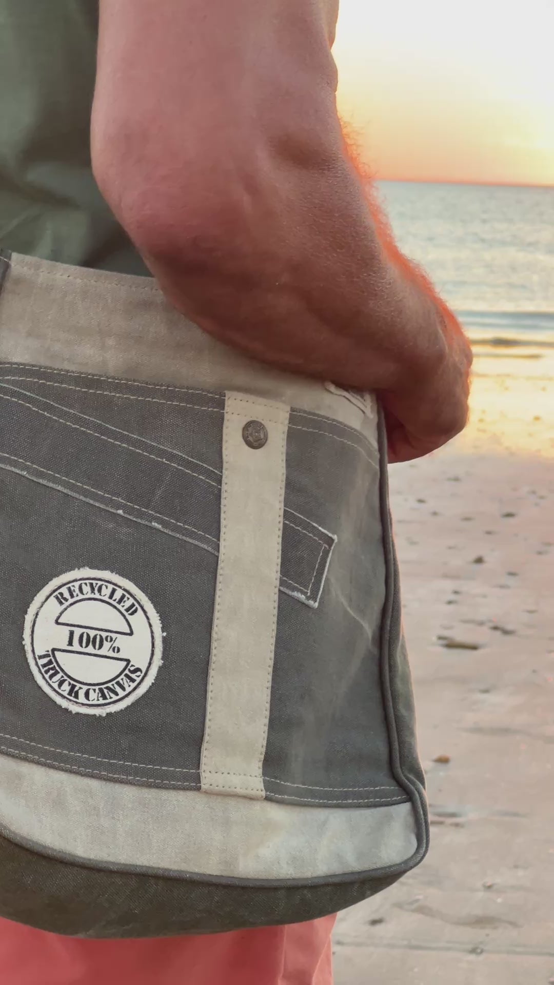 Inspirit: Shoulder Bag Reinvented From Repurposed Cotton Tarp