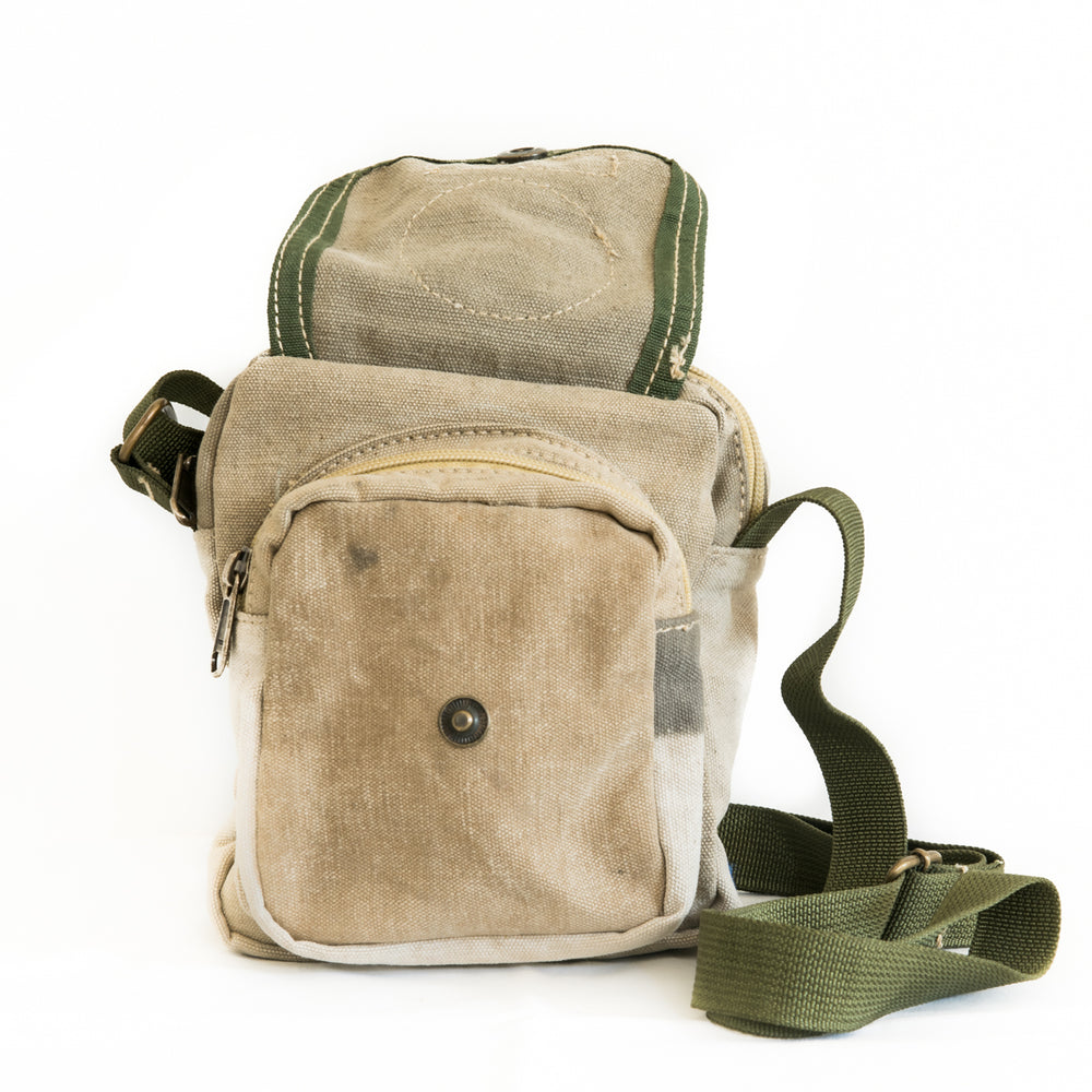 
                      
                        Rover Pouch Bag
                      
                    