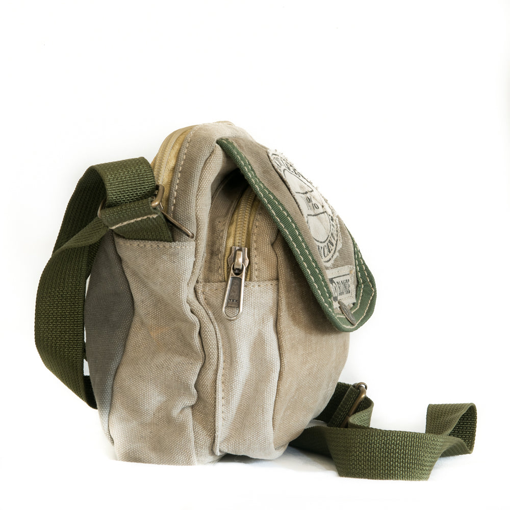 
                      
                        Rover Pouch Bag
                      
                    